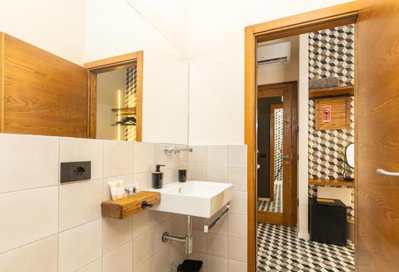 פנסיון Iknos Accommodation