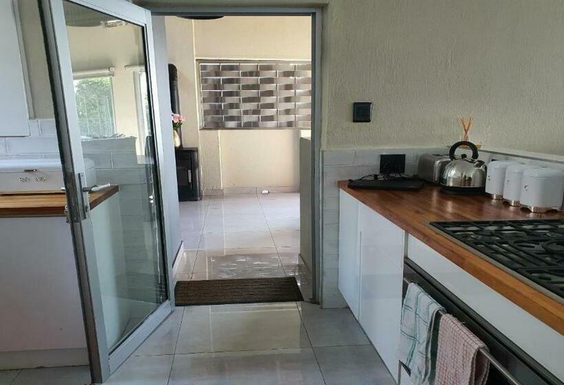 膳宿费 Living Waters Guest House