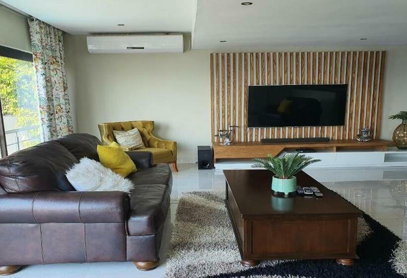 膳宿费 Living Waters Guest House