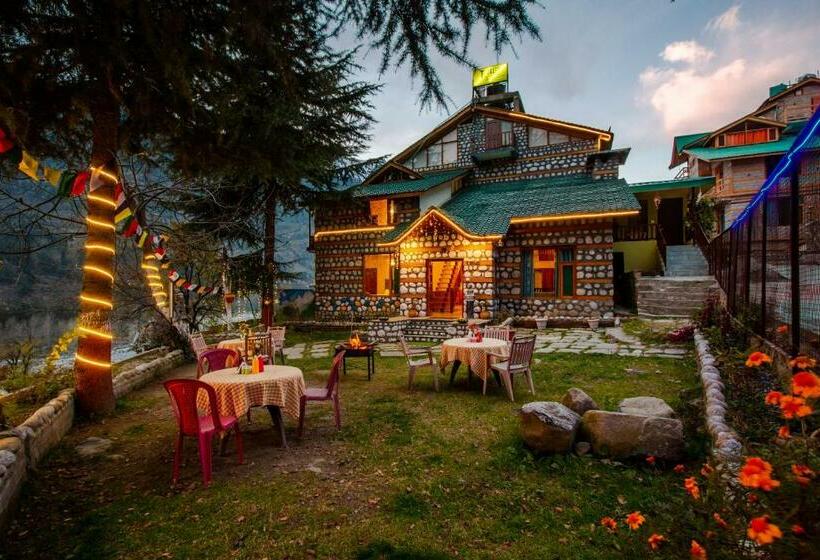 بنسيون Tales N Trails