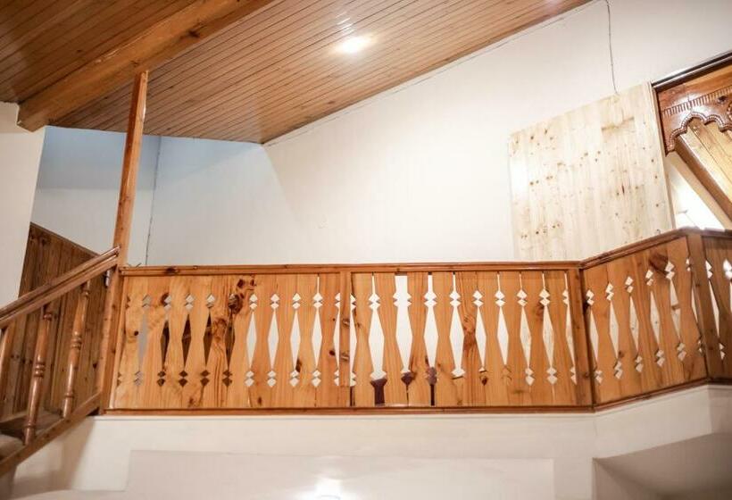 بنسيون Tales N Trails