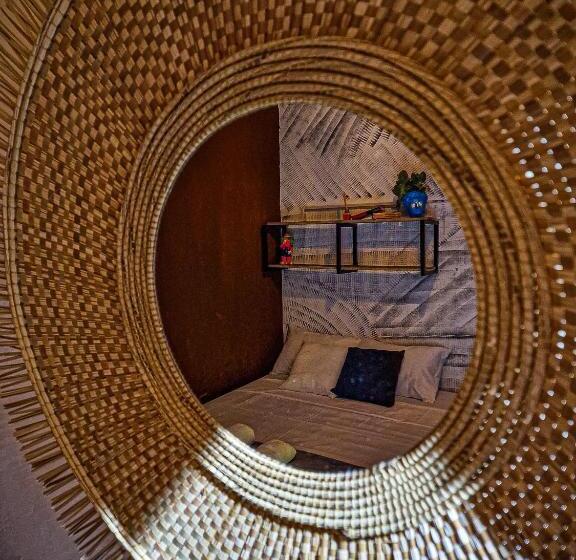 ペンション Urban Hostal Bar