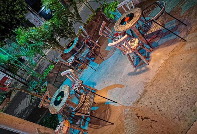 ペンション Urban Hostal Bar