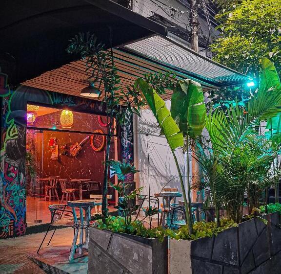 پانسیون Urban Hostal Bar
