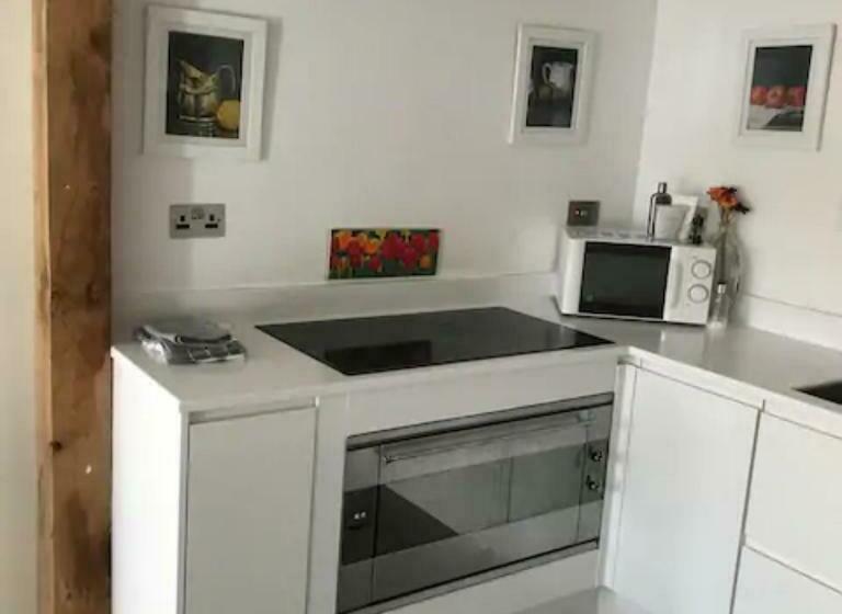 Prestwick Oak   5 Bed Ensuite   Sleeps 14   House With 3 Studios