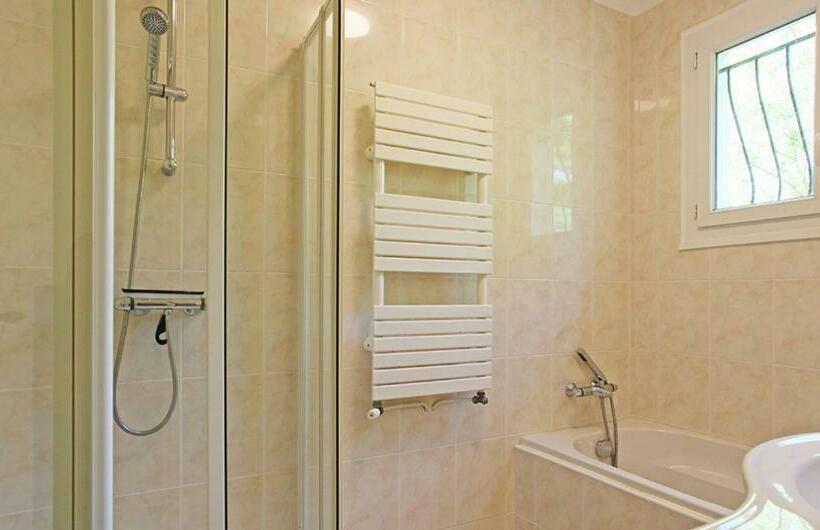 Superb Contemporary 2 Bed Villa +private Pool