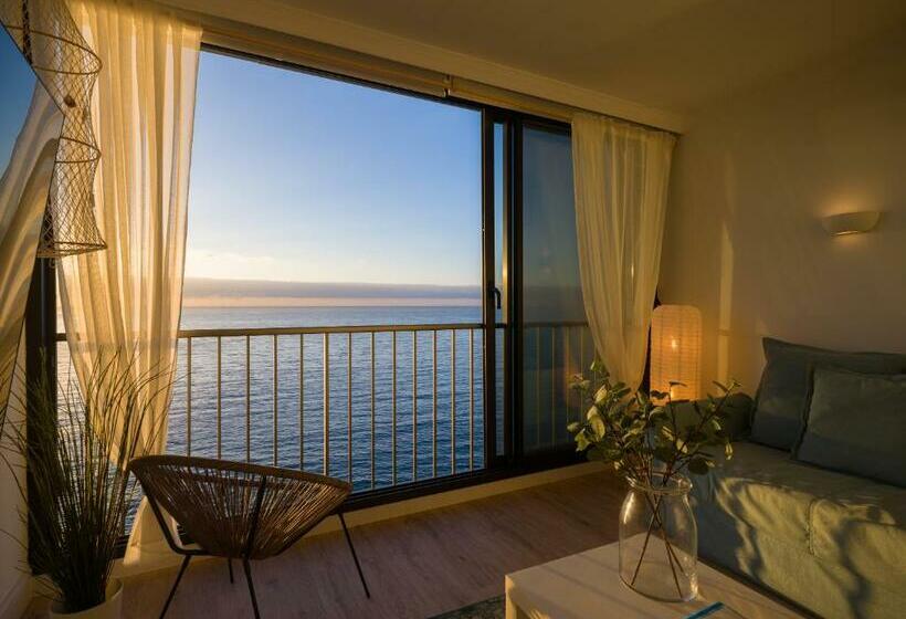 Viewpoint Over The Cliff By Canariasgetaway