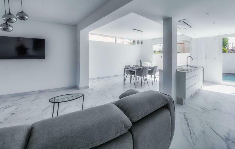 Villa Fresno With Private Pool On Gated 5 Mar Menor Golf Resort 3 Bed/3 Shower/wc