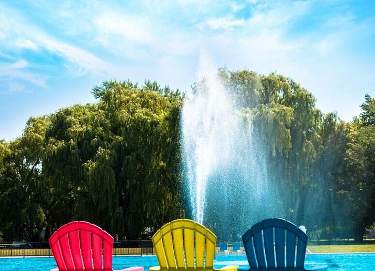 Vine Ridge Resort Cottages