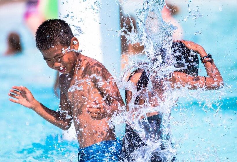 Vine Ridge Resort Cottages