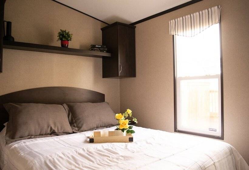 Vine Ridge Resort Cottages