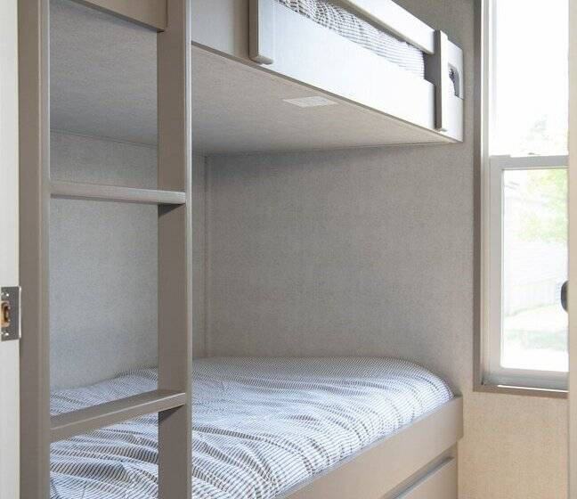 Vine Ridge Resort Cottages