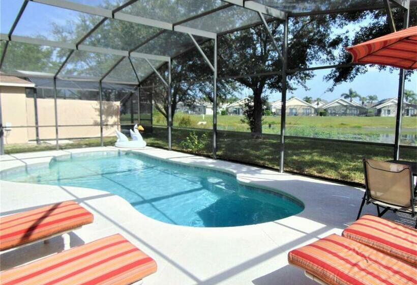 3000 Sf Luxury Waterfront Home With Private Pool 15 Minutes From Disney!