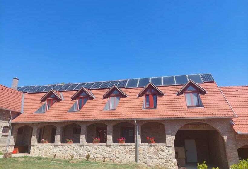 تختخواب و صبحانه Csipke Vendégház