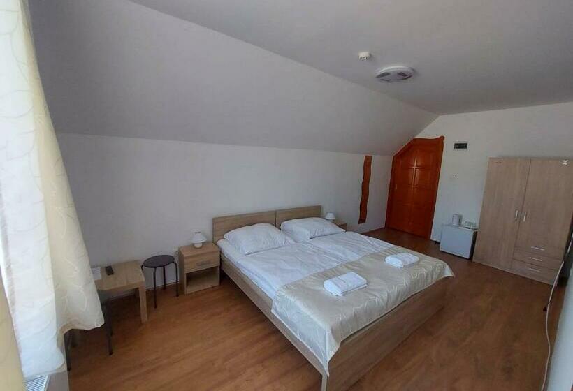 تختخواب و صبحانه Csipke Vendégház