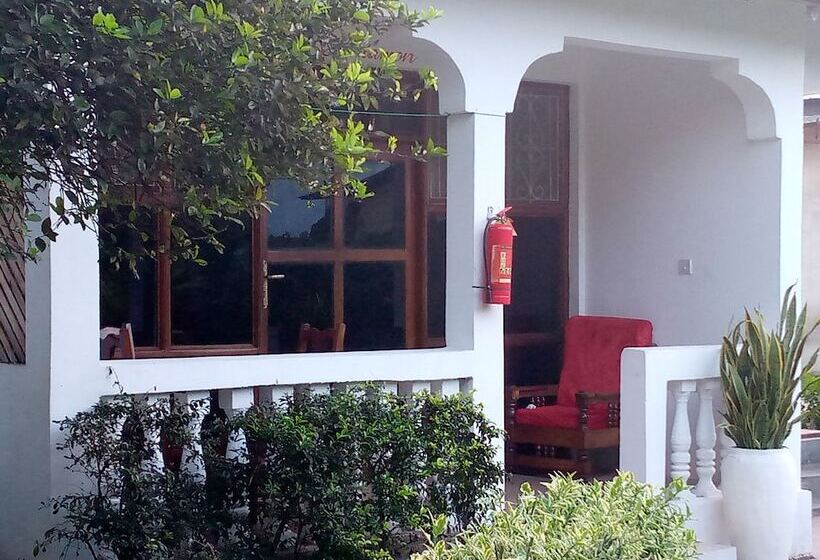 住宿加早餐 Kivulini Garden Lodge