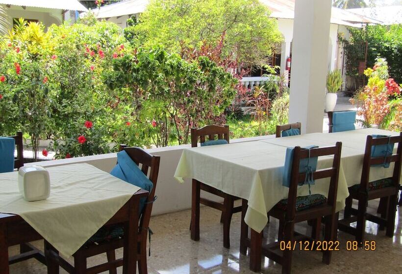 住宿加早餐 Kivulini Garden Lodge