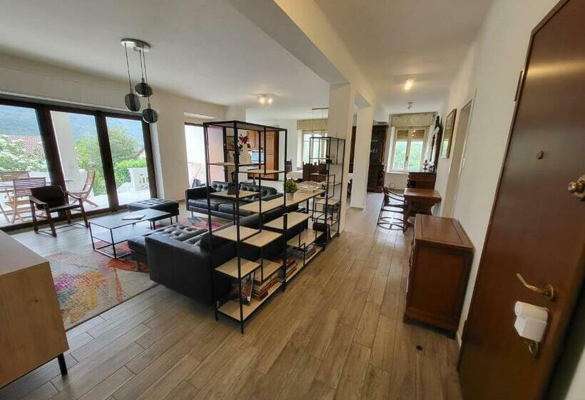 Big Appartement   9 Guests   Air Conditionning And Courtyard