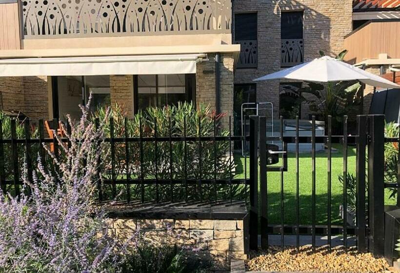 Giens, Superb High End Apartment With Jacuzzi