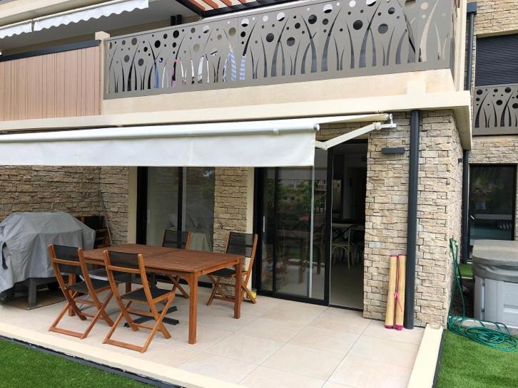 Giens, Superb High End Apartment With Jacuzzi