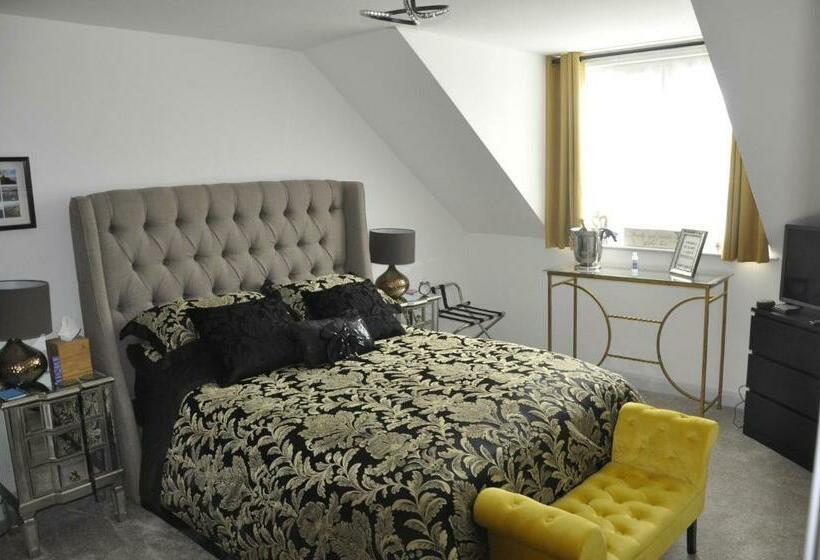 Hillside Luxury Bed & Breakfast