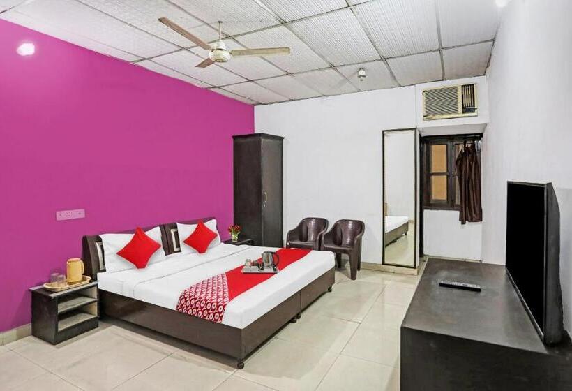 هتل Flagship 92707  Mahi