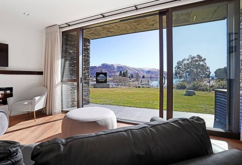 בית מלון כפרי Grand Suites Lake Tekapo
