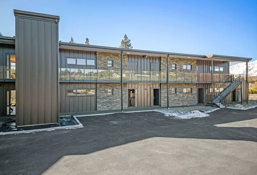 בית מלון כפרי Grand Suites Lake Tekapo
