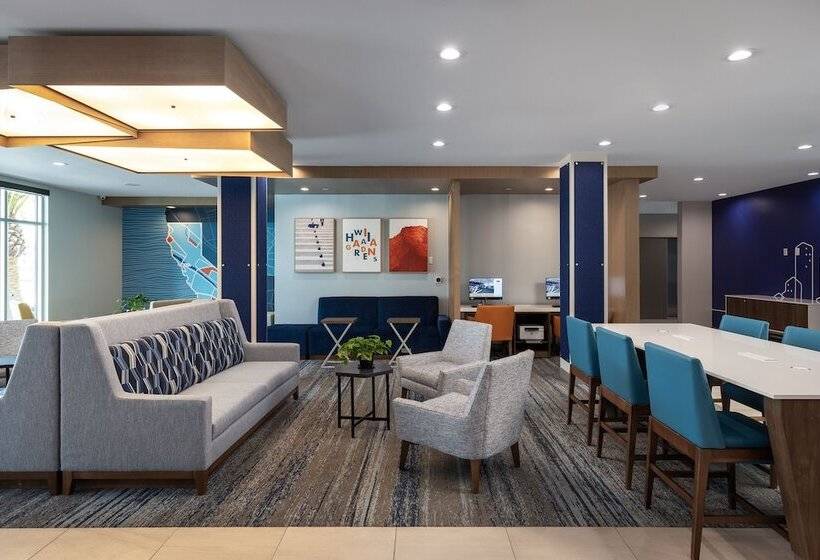 호텔 Holiday Inn Express & Suites   Hawaiian Gardens, An Ihg
