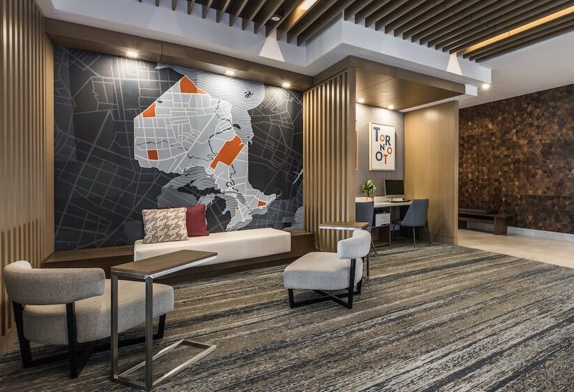 هتل Holiday Inn Express & Suites Toronto Airport South, An Ihg
