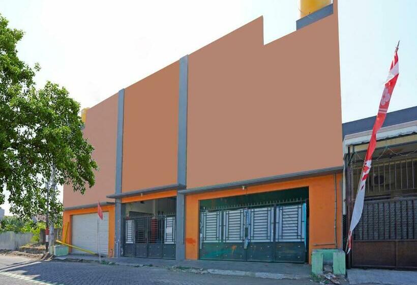 בית מלון כפרי Oyo 91583 D’cost Green Syariah