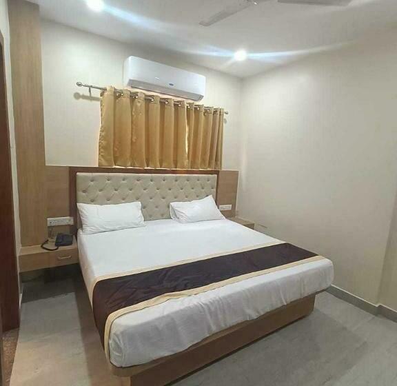 ホテル Oyo 92930 Fauji And Restaurant