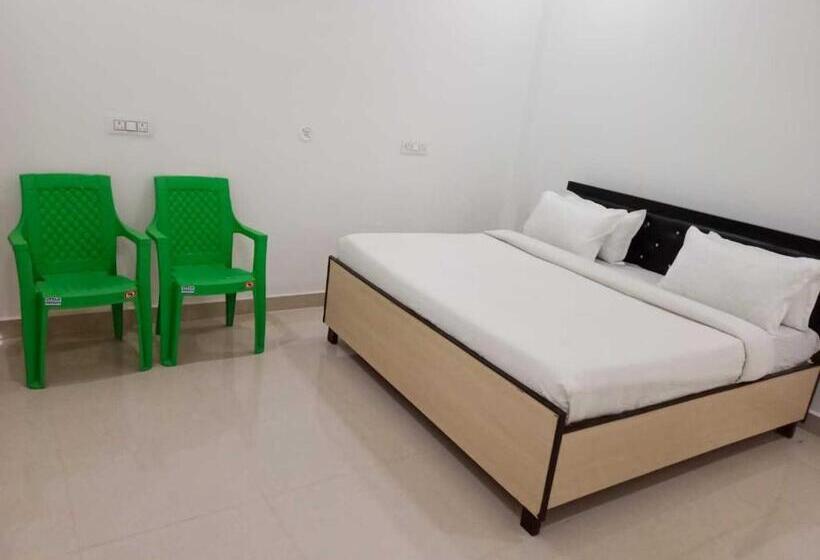 ホテル Oyo 92930 Fauji And Restaurant