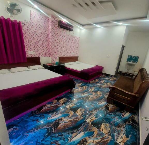 ホテル Parinee Vatika