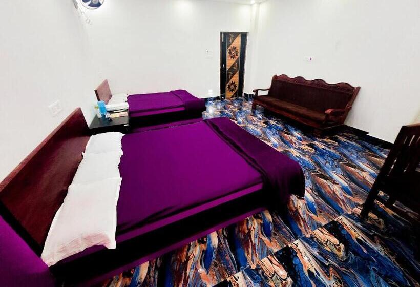 ホテル Parinee Vatika