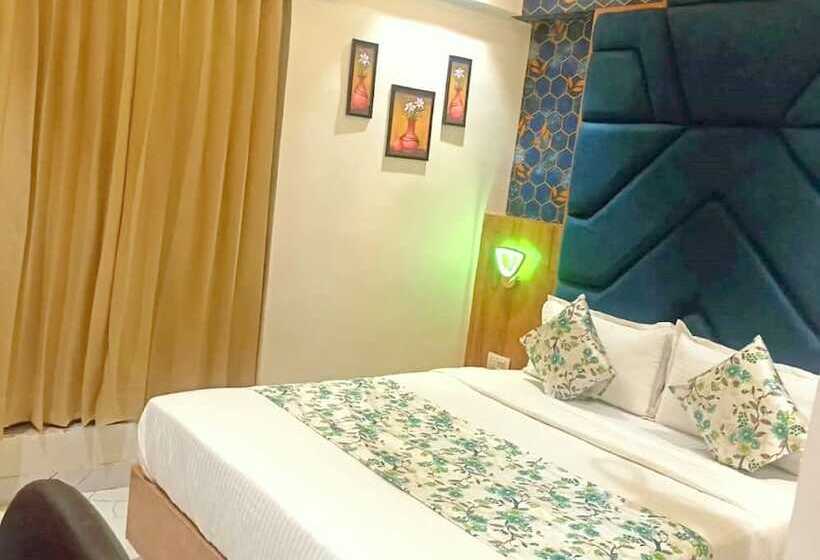 Отель Pride Villa