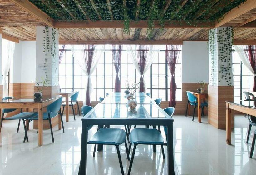 Отель Reddoorz @ Sagada Sunrise View Homestay