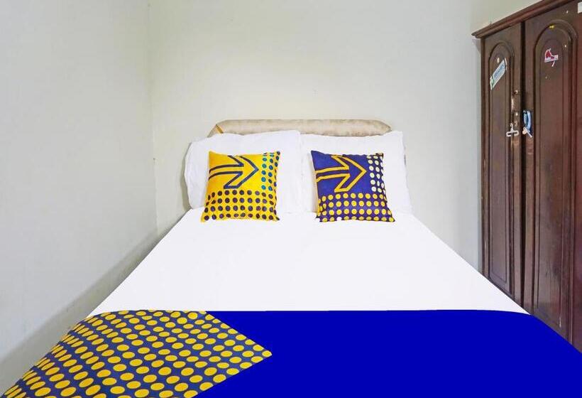 ホテル Spot On 91551 Gwen Syariah Homestay