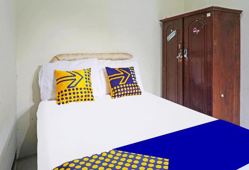 ホテル Spot On 91551 Gwen Syariah Homestay