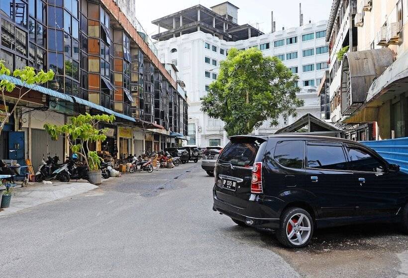 هتل Spot On 91591 Rafika Homestay Syariah