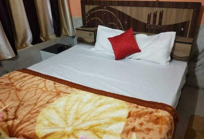 Отель O Peeush Rao Rooms & Meeting Hall