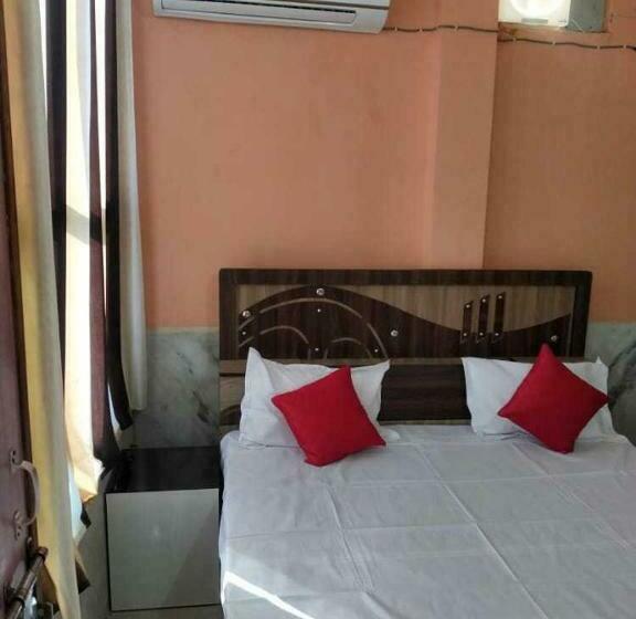 Отель O Peeush Rao Rooms & Meeting Hall