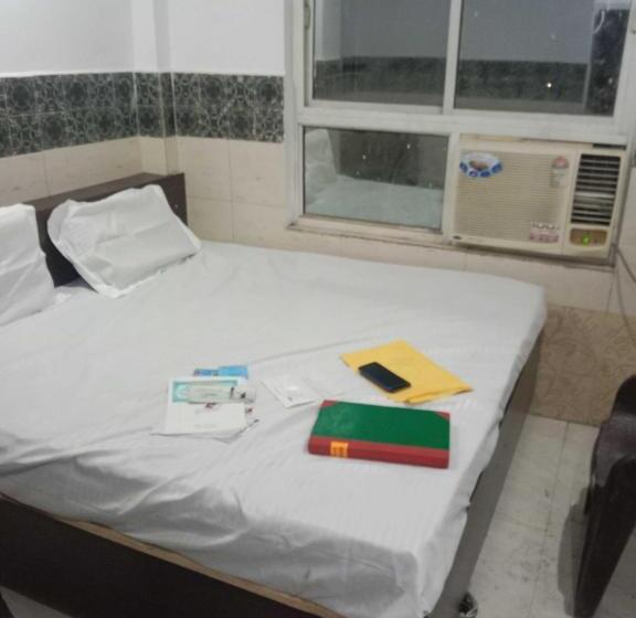 호텔 Spot On 92658 Tannu Guest House