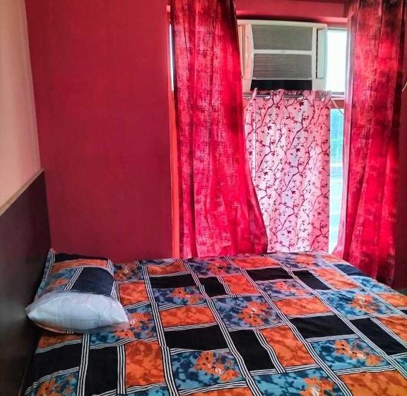 호텔 Spot On 92939 Vs White House