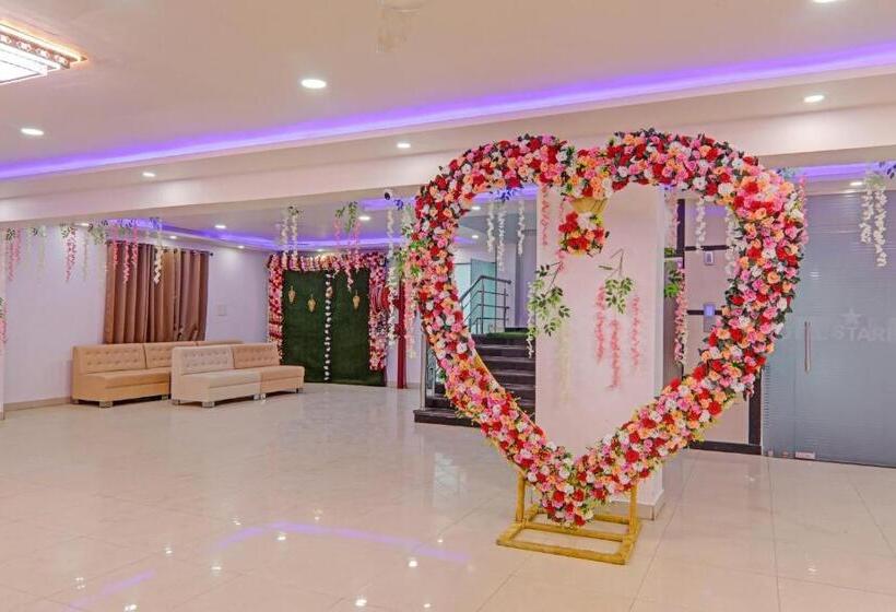 Collection O Hotel Starfield