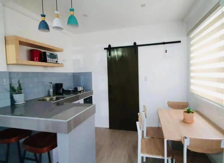 پانسیون Asheville Tagaytay