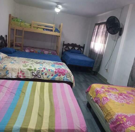 بنسيون Habitaciones Grupales