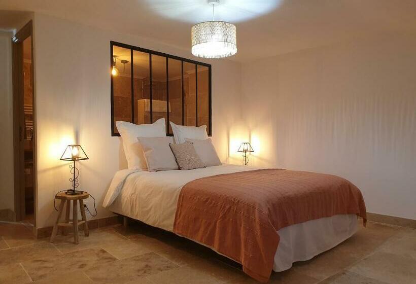 بنسيون Mas Du Recati