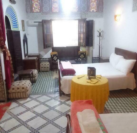 پانسیون Roulax Historical Housse