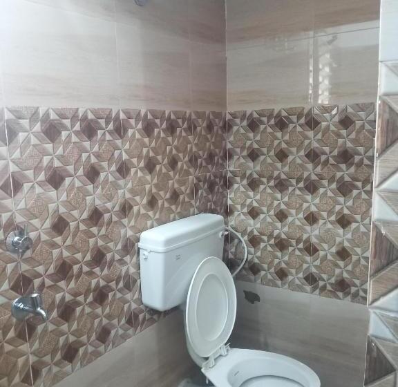 פנסיון Shine Inn 2